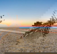 Red Beach - Perths Hotel