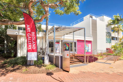 Redland Art Gallery - Perths Hotel 0