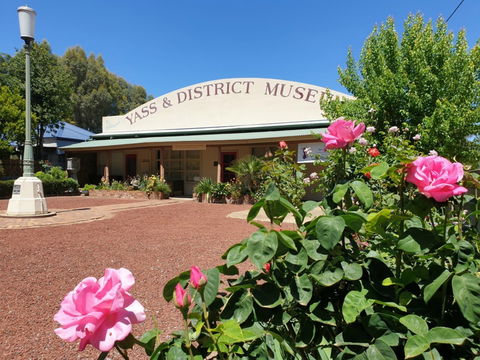 Yass And District Museum - Perths Hotel 0