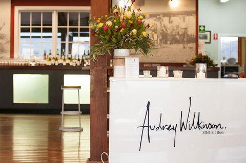 Audrey Wilkinson Vineyard: Picnic With Wine Masterclass Tasting - Perths Hotel 4