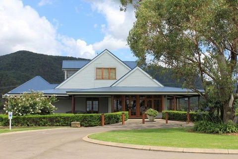 Audrey Wilkinson Vineyard: Picnic With Wine Masterclass Tasting - Perths Hotel 5