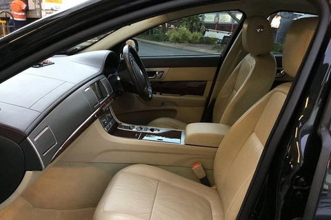 Jaguar Limousine Transfer Cairns Airport To City Or Return - Perths Hotel 7