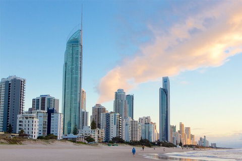 Gold Coast Airport Transfers : Gold Coast City To Airport OOL In Luxury Van - Perths Hotel 2