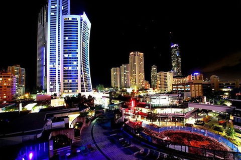 Gold Coast Airport Transfers : Gold Coast City To Airport OOL In Luxury Van - Perths Hotel 1