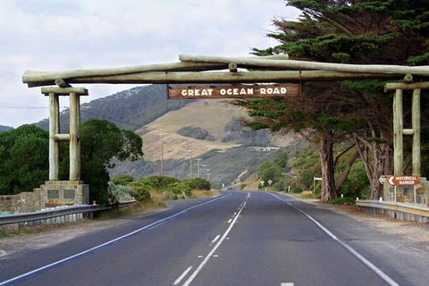 Great Ocean Road Private Tours (Up To 7 Persons) - Perths Hotel 0