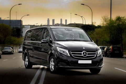 Arrival Private Transfer Melbourne Airport MEL To Melbourne City By Luxury Van - Perths Hotel 0