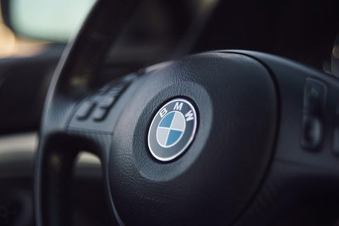 Departure Private Transfer Melbourne City To Melbourne Airport MEL Business Car - Perths Hotel 4