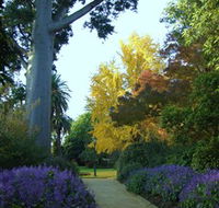 Albury Botanic Garden - Perths Hotel