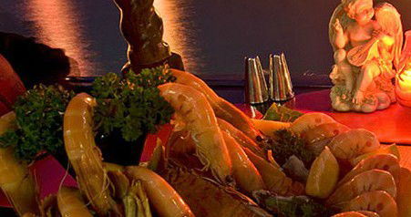 Golden Gondola Cruising - Perths Hotel 0