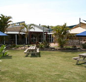Moonee Beach Tavern - Perths Hotel