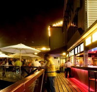 The Lucky Shag Waterfront Bar - Perths Hotel