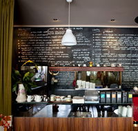 A Bite to Eat a Drink as Well - Perths Hotel