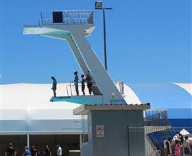 Canberra Olympic Pool And Health Club - Perths Hotel 2