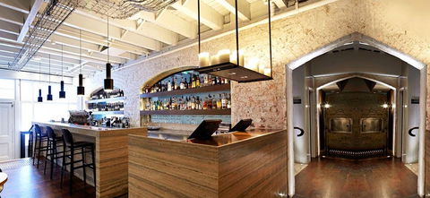 HRH Wine Bar - Perths Hotel 2