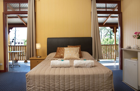 Yandina Hotel - Perths Hotel 1