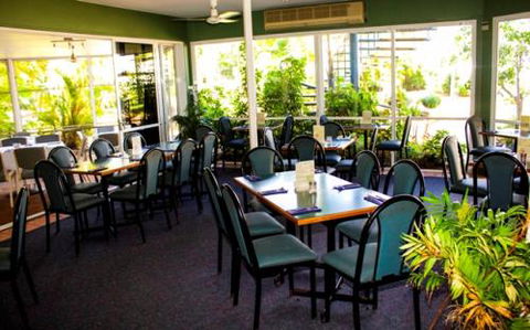 KBR’s Licensed Restaurant - Perths Hotel 0