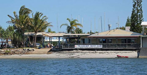 Tin Can Bay Yacht Club Bistro - Perths Hotel 1