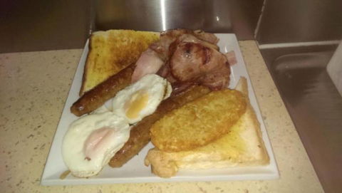 Glendon Street Cafe - Perths Hotel 4