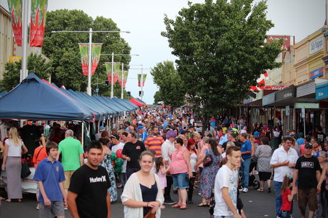 Cowra Christmas Street Festival - Perths Hotel 0