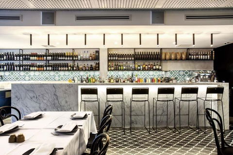 Zahli Modern Middle Eastern Restaurant - Perths Hotel 4