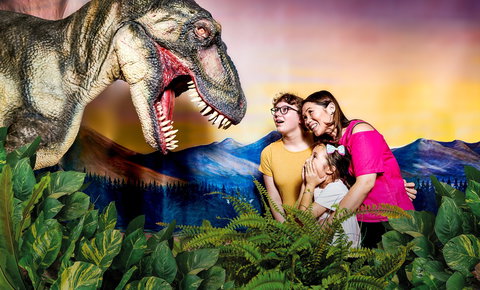 Meet The Dinosaurs At Scitech - Perths Hotel 0