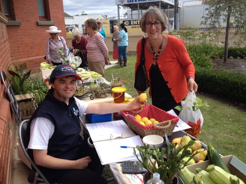 Yarram Courthouse Garden Produce Market - Perths Hotel 0