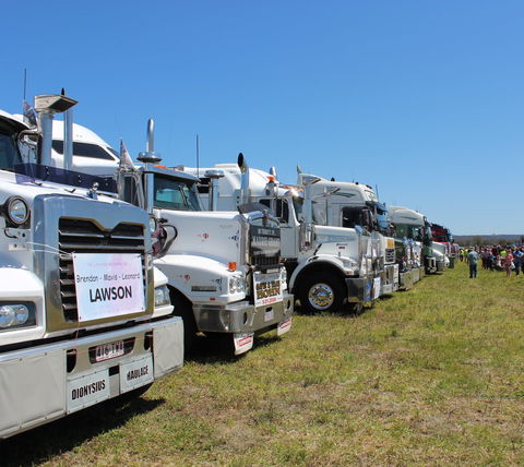 Lights On The Hill Memorial Convoy - Perths Hotel 2