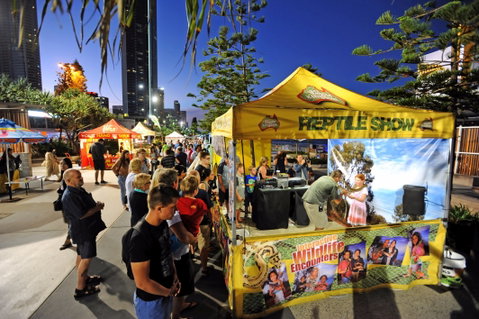 Surfers Paradise Beachfront Markets - Perths Hotel 0
