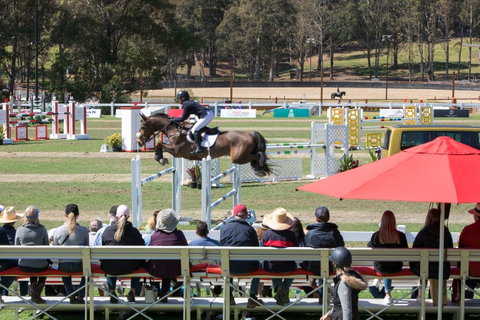 Jumping@Willinga - Perths Hotel 0