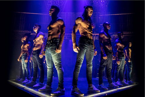 MAGIC MIKE LIVE - Perths Hotel 0
