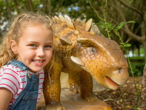 Mega Creatures At Hunter Valley Gardens - Postponed - Perths Hotel 2