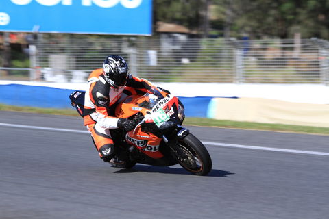 QR Moto Ride Days At Queensland Raceways! - Perths Hotel 1