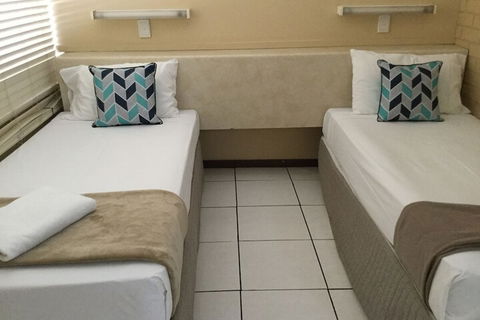 Ambassador Motel - Perths Hotel 4