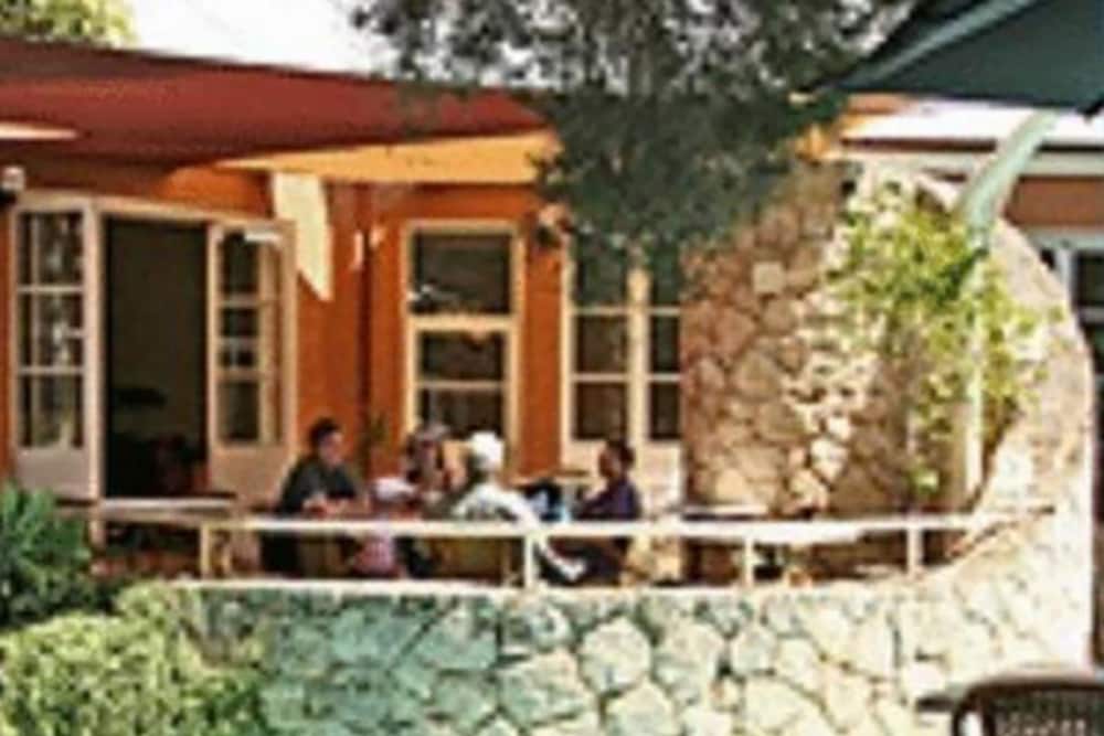  Perths Hotel