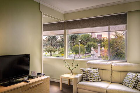 Birches Serviced Apartments - Perths Hotel 5