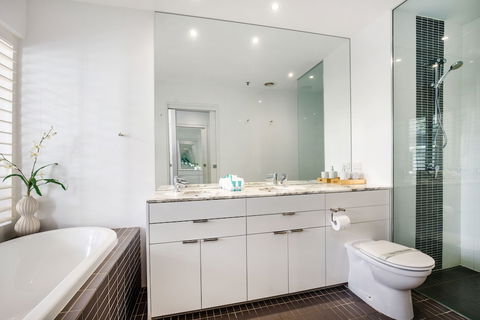 Ultra Broadbeach - Perths Hotel 4