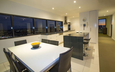 Ultra Broadbeach - Perths Hotel 5
