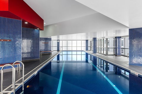 Meriton Suites Adelaide Street, Brisbane - Perths Hotel 1