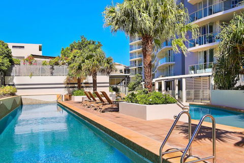 Aspect Caloundra - Perths Hotel 7