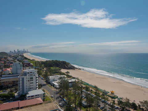 Burleigh Surf Apartments - Perths Hotel 1