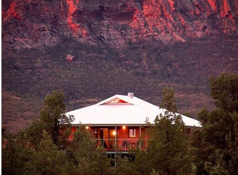  Perths Hotel