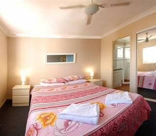 Shaz Maisons Apartments - Perths Hotel 1