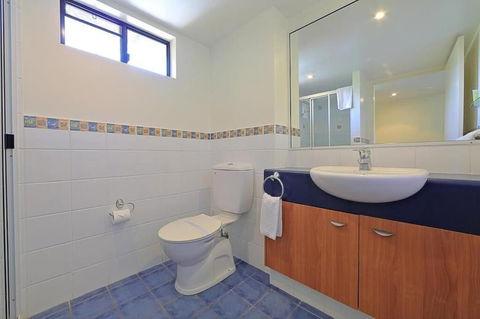 Kacys Bargara Beach Motel - Perths Hotel 4