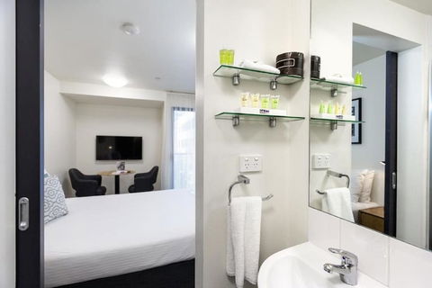 City Edge North Melbourne - Perths Hotel 6