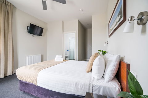 The Huskisson - Perths Hotel 5