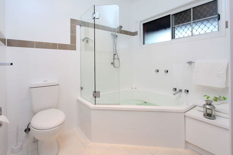 Best Western The Henry Parkes Tenterfield - Perths Hotel 4