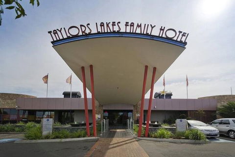 Quality Hotel Taylors Lakes - Perths Hotel 1