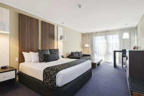 Quality Hotel Taylors Lakes - Perths Hotel 0