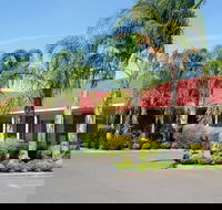 Pines Country Club Motor Inn - Perths Hotel