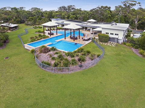 Beach Road Holiday Homes - Perths Hotel 2